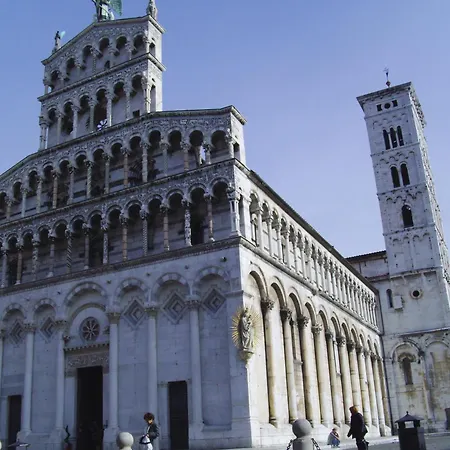 Lägenhet La Terrazza Da Ernestina Lucca