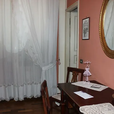 Lägenhet La Terrazza Da Ernestina Lucca